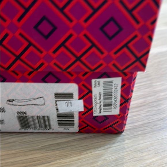 Tory Burch Charcoal, Black and Gold Flats with Iconic Logo, Size 7.5 - Picture 7 of 7